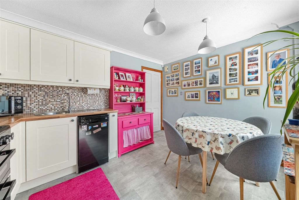 Property photo 3 of 13 Kitchen Diner