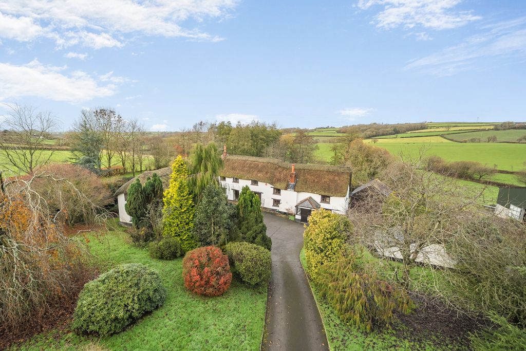 Property photo 2 of 37 1384788-27-692Eee69E37Cb