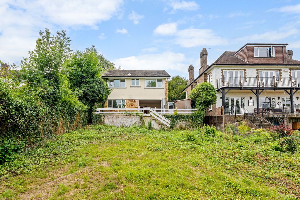 Property photo 2 of 22
