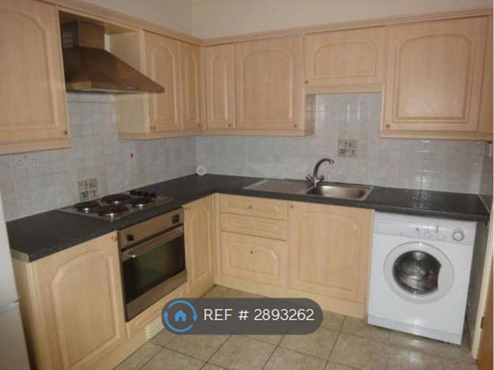 Property photo 3 of 6 Kitchen