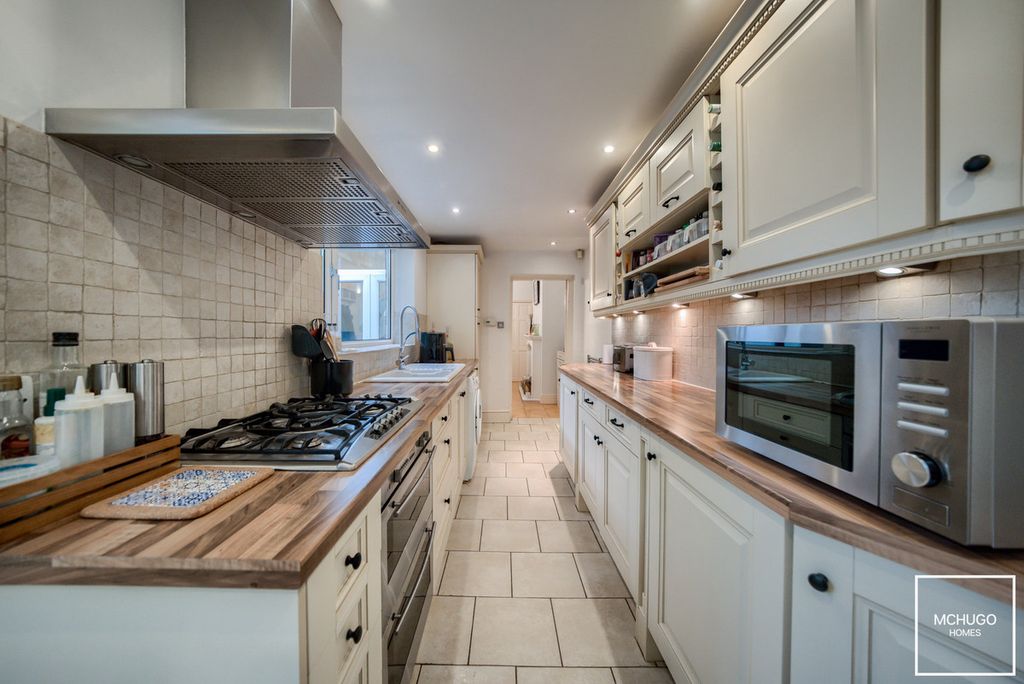 Property photo 3 of 16