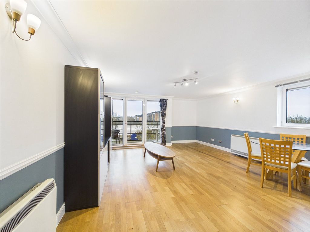 Property photo 2 of 16 Picture No. 12