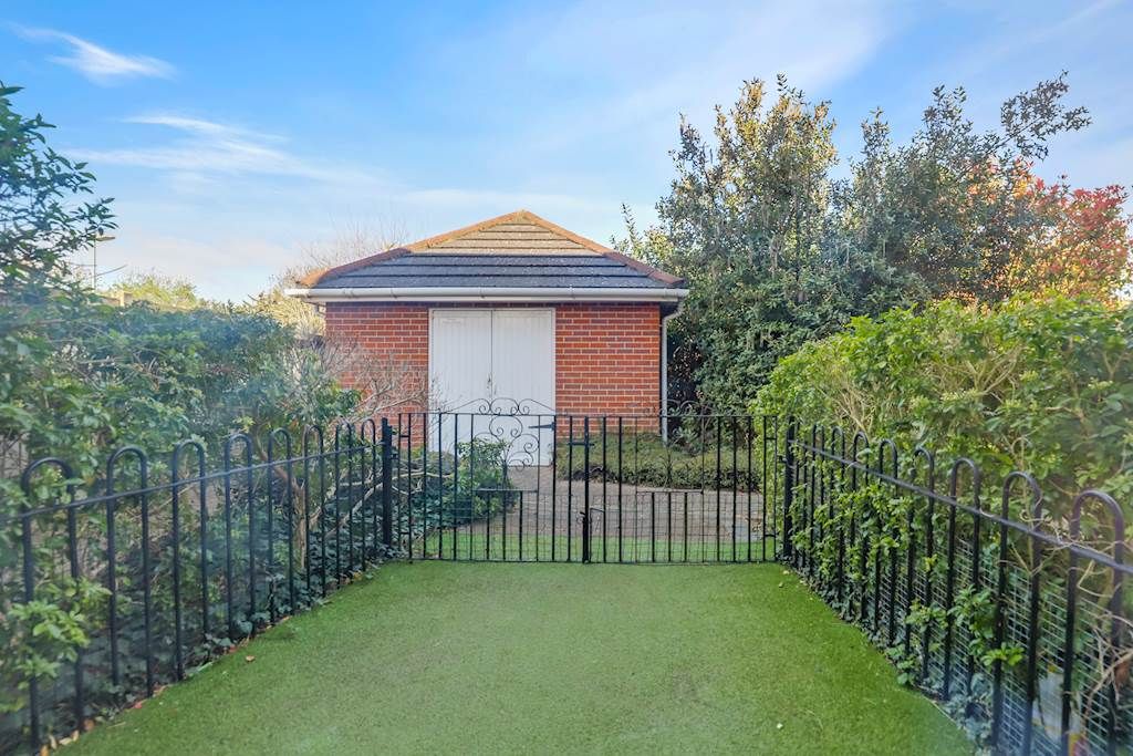 Property photo 3 of 15 14-c67Ejhmcb - 2 Elmers Lodge - 40-Small