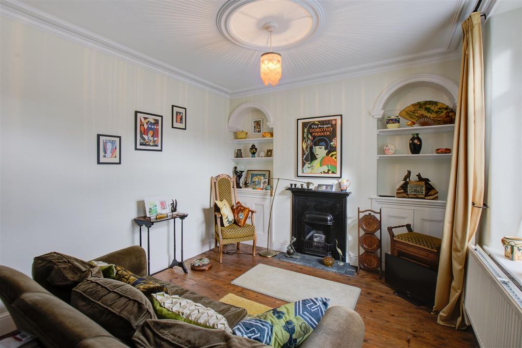 Property photo 3 of 17