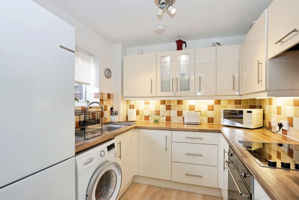 Property photo 2 of 17