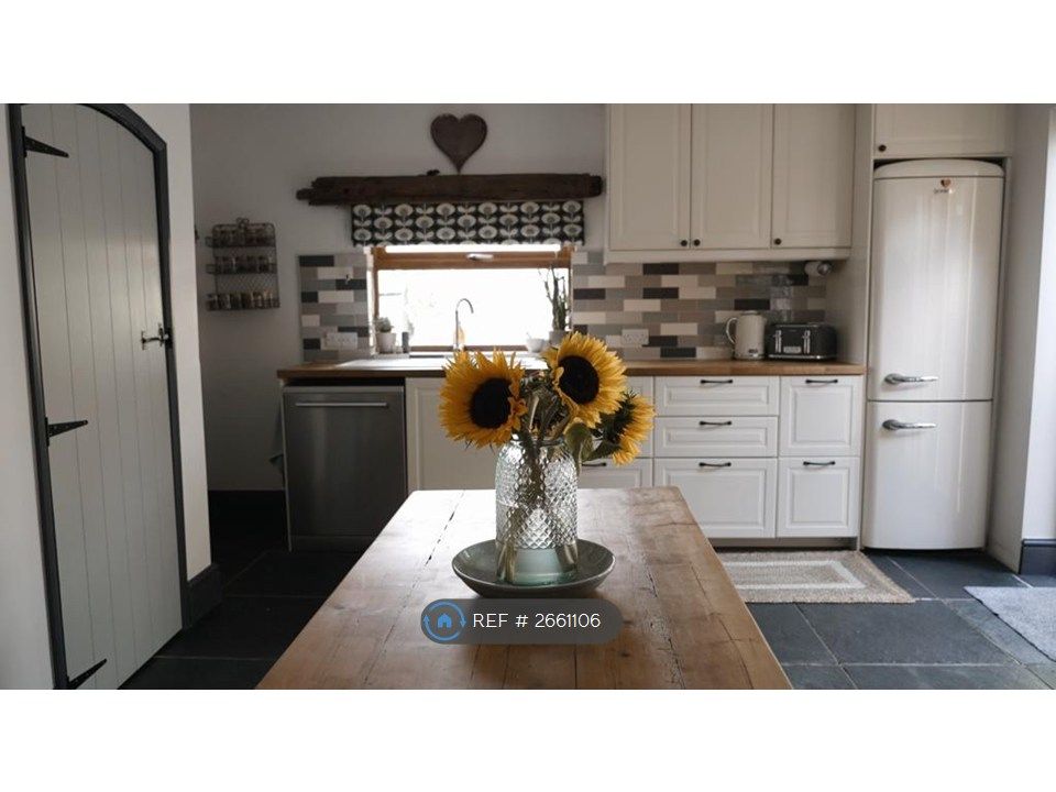 Property photo 2 of 21 Kitchen