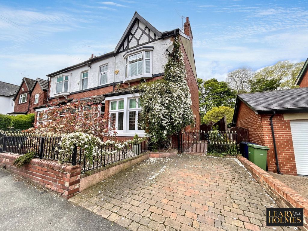 Property photo 1 of 32