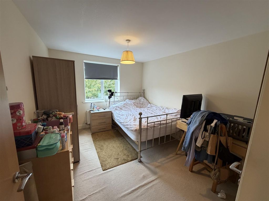 Property photo 3 of 12 Bedroom 2