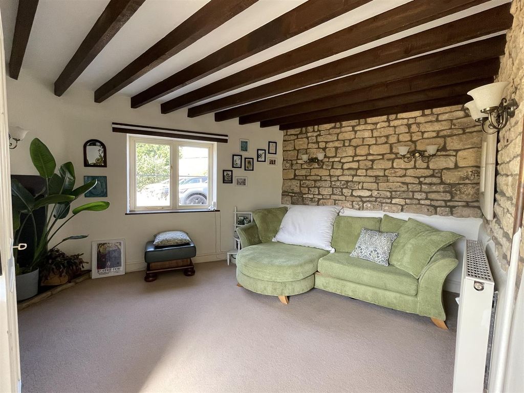 Property photo 3 of 9 Sitting Room