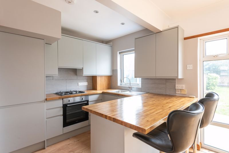 Property photo 2 of 9 Photo 12