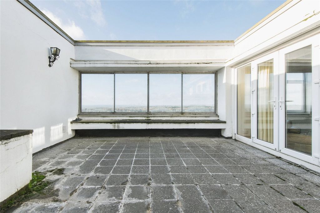 Property photo 3 of 17 Photography