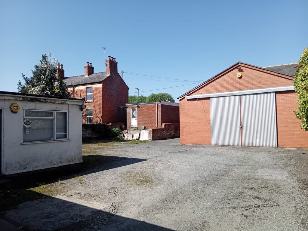 Property photo 2 of 5