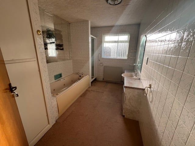 Property photo 3 of 4