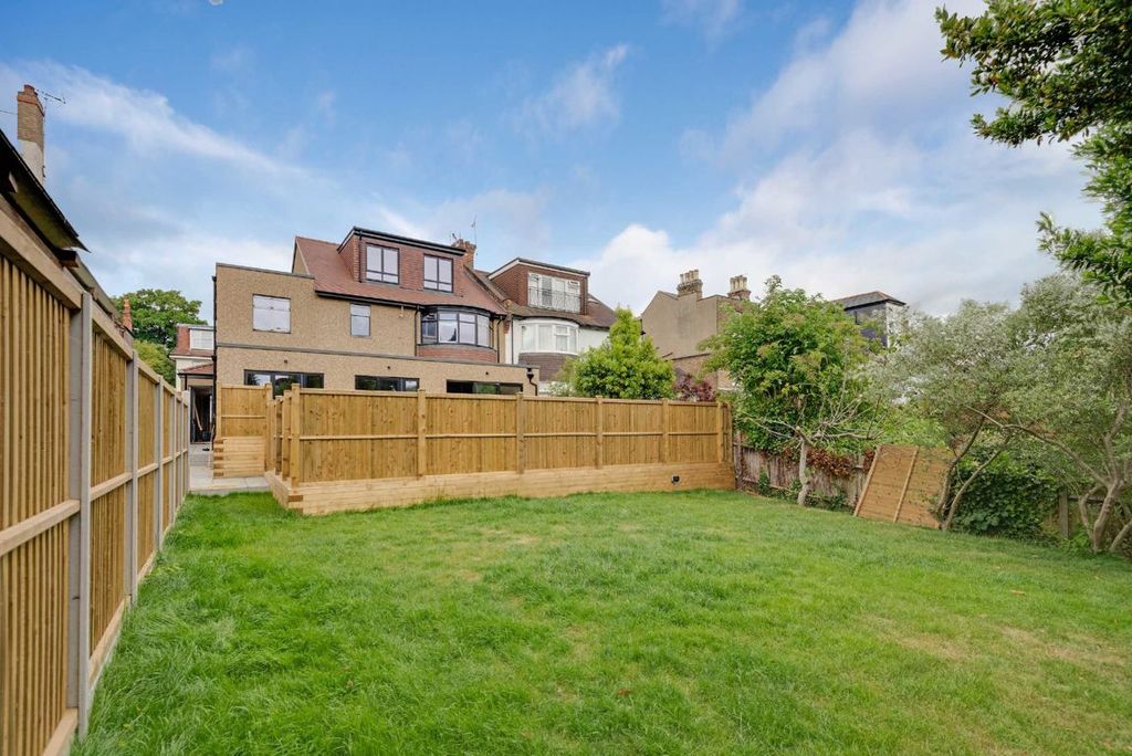 Property photo 2 of 5