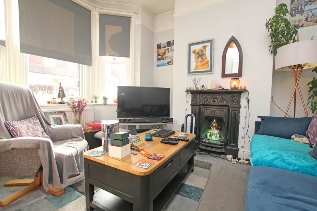 Property photo 2 of 11