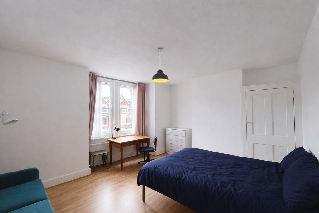 Property photo 1 of 10 Photo 12