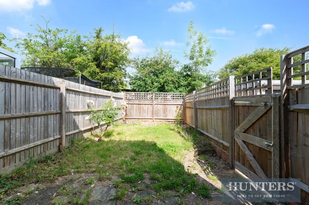 Property photo 2 of 12 Edward Close (1).Jpg