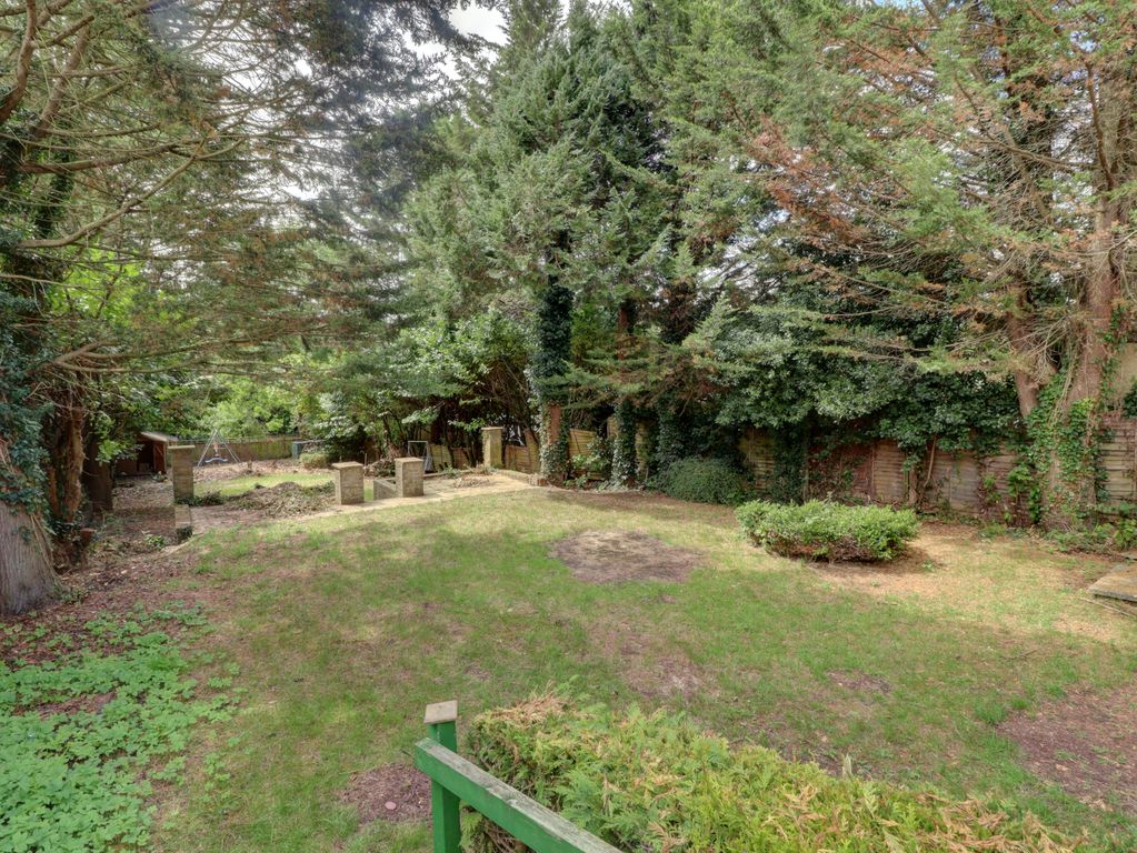 Property photo 3 of 14 Garden.Jpg