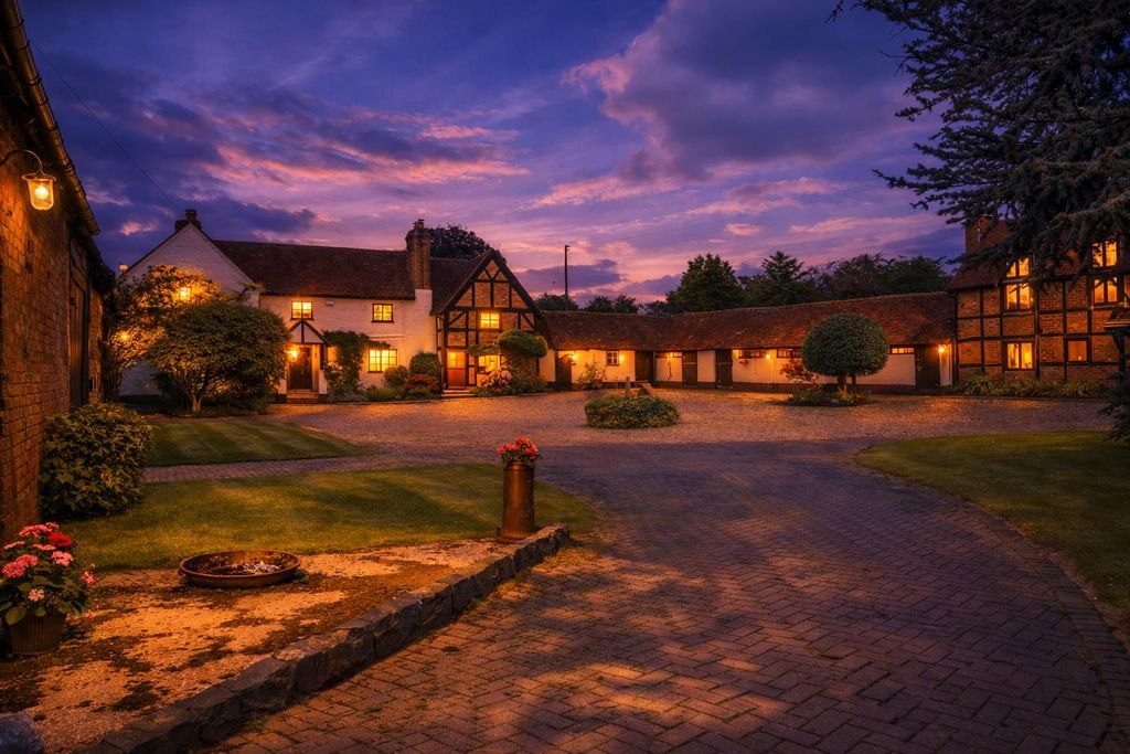 Property photo 1 of 52 Greenhill Farm Twilight.Jpg