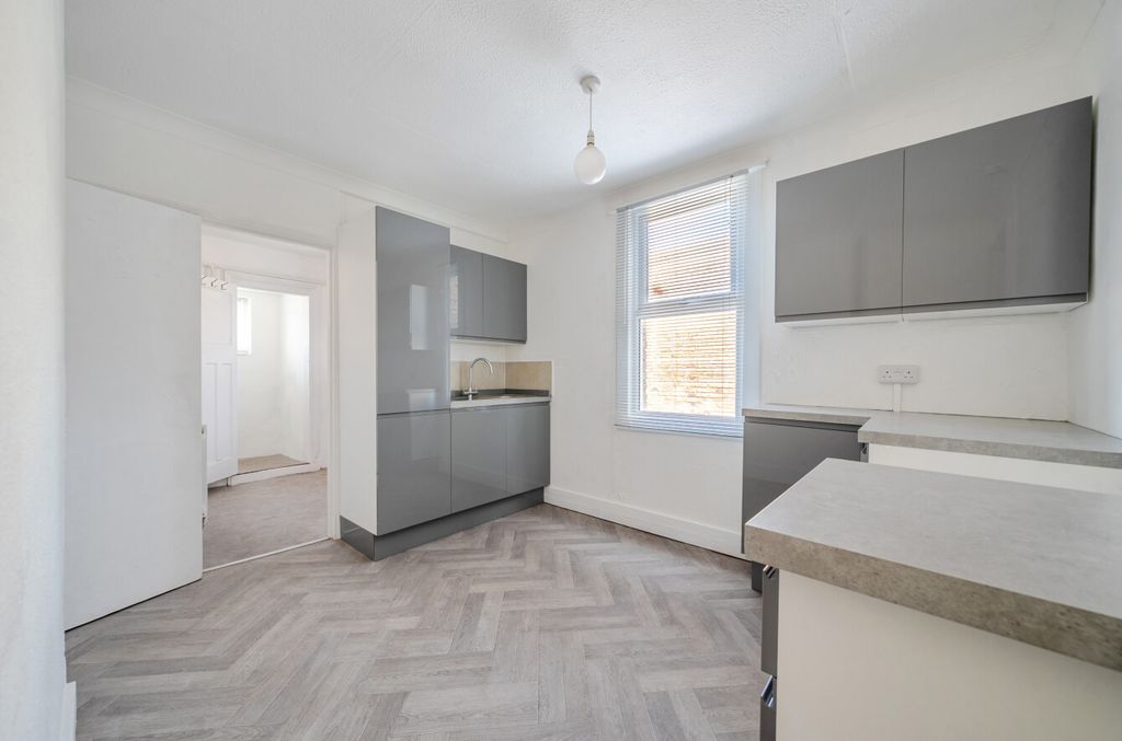 Property photo 3 of 13 3-6A6B13Fb9Fec9-1...