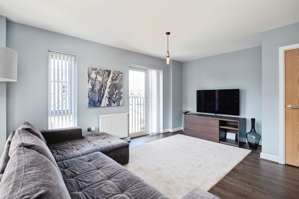 Property photo 1 of 20 Flat204Longbowapartments71Stclementsavenuelondone34Xz-5