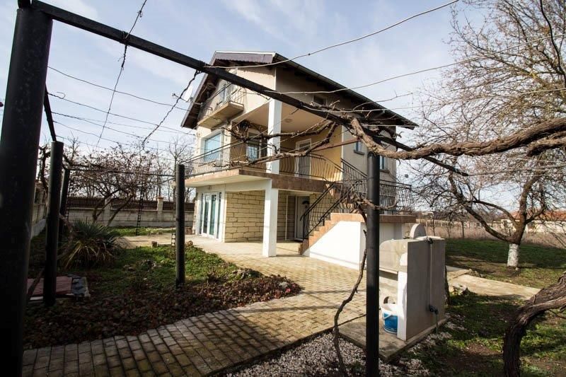 Property photo 1 of 56