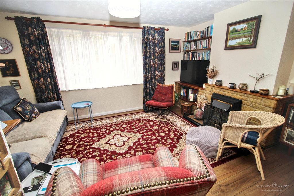 Property photo 3 of 19 Living Room