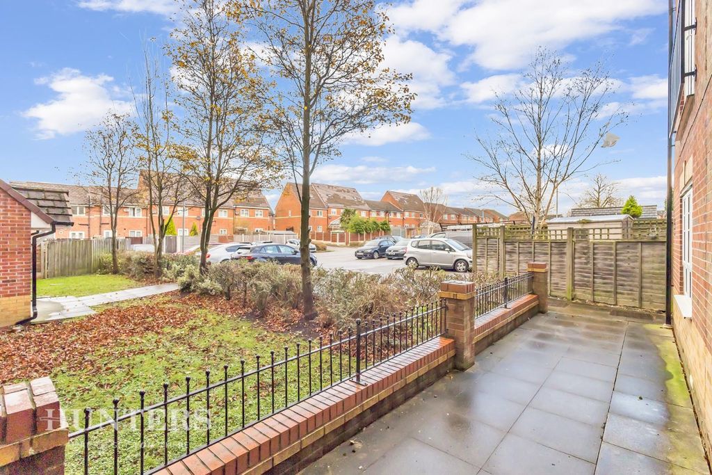 Property photo 2 of 14 Apt12 16 Kilmaine Avenue (14).Jpg