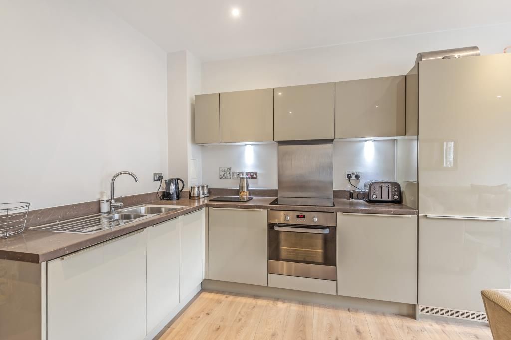 Property photo 3 of 11 Kitchen