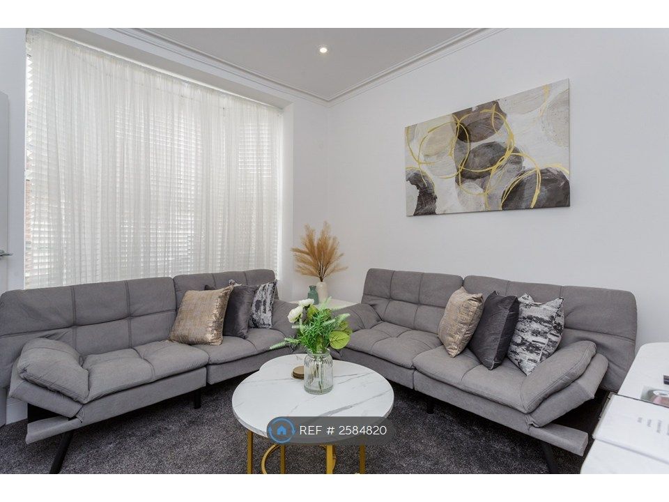 Property photo 2 of 30
