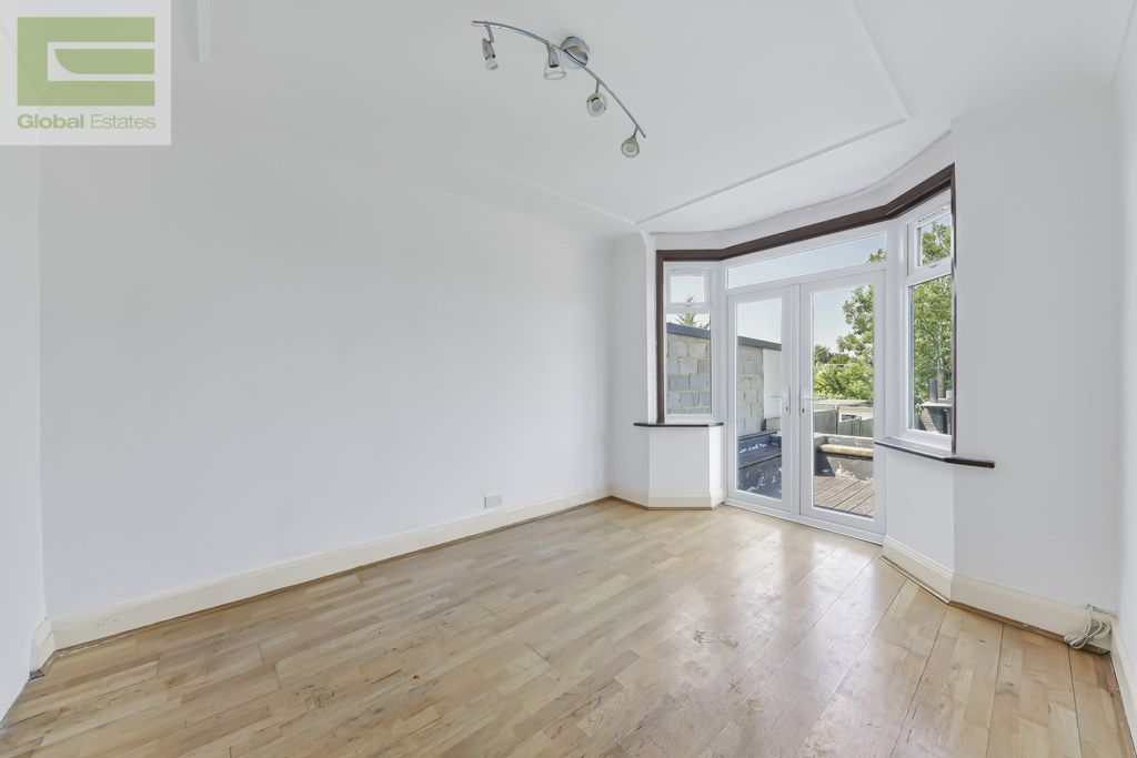 Property photo 3 of 14 Photo 11