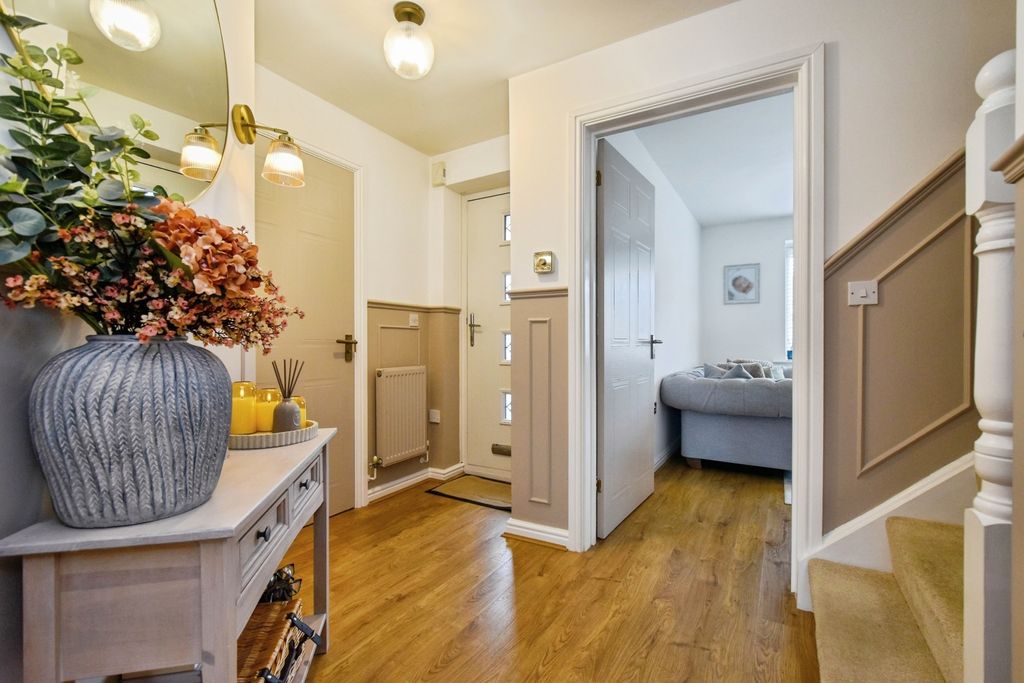 Property photo 3 of 31 Pbox-Img.Jpg