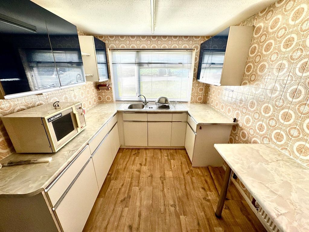 Property photo 2 of 13 Picture No. 10