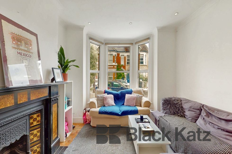 Property photo 3 of 12