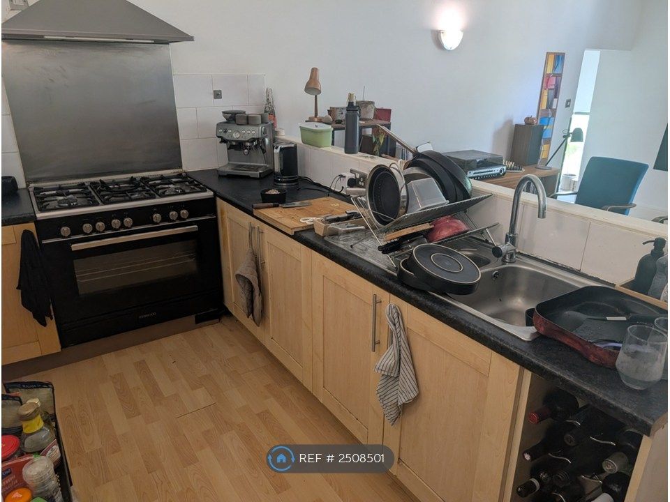 Property photo 2 of 23