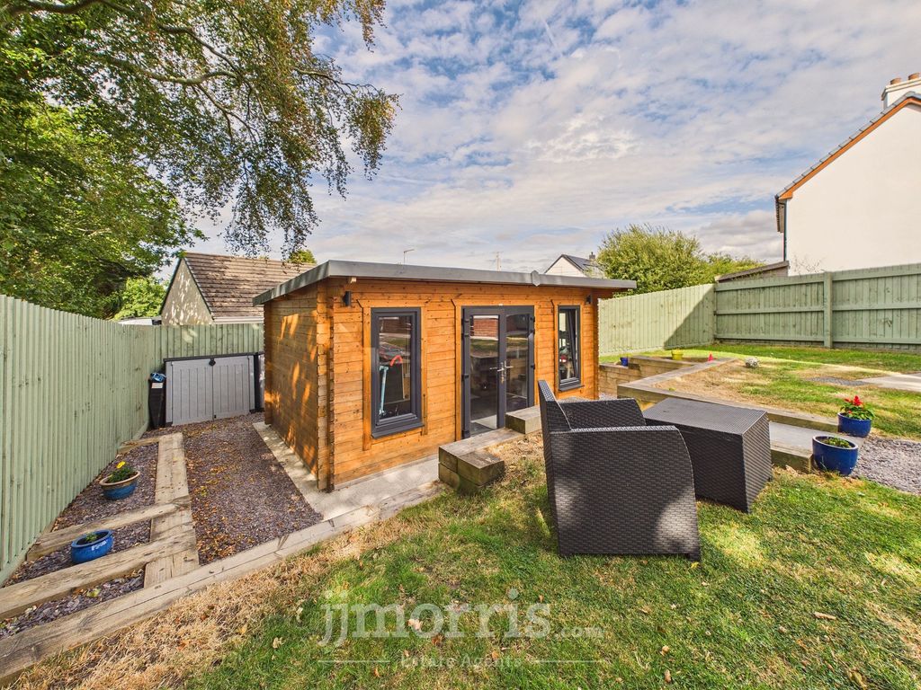 Property photo 3 of 38