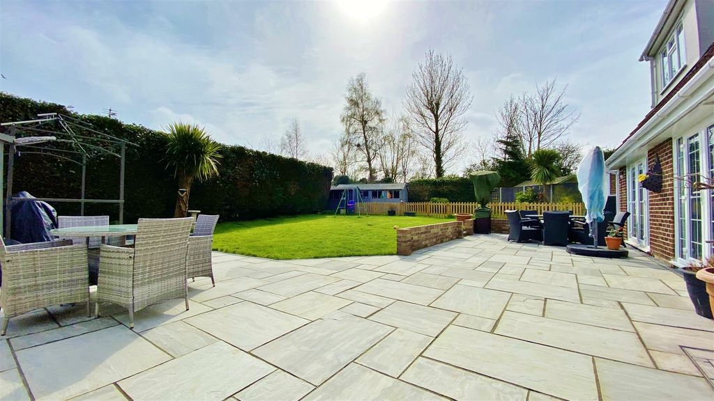 Property photo 3 of 31 Outside - Rear