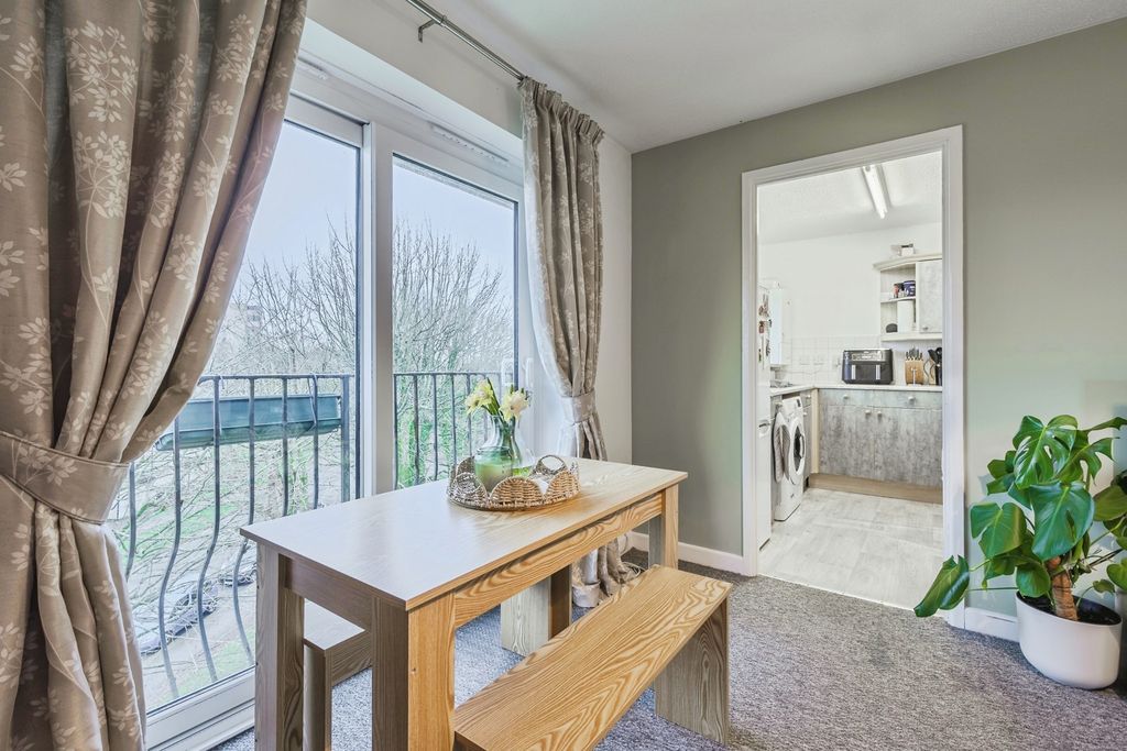 Property photo 3 of 17 Pbox-Img.Jpg