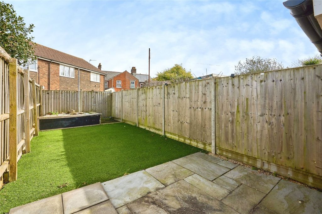 Property photo 3 of 11 Garden