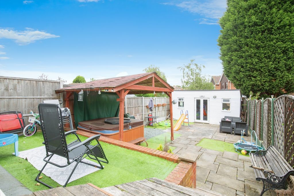 Property photo 2 of 18 51E10274-Mw-7598