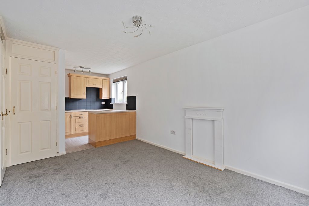 Property photo 2 of 9