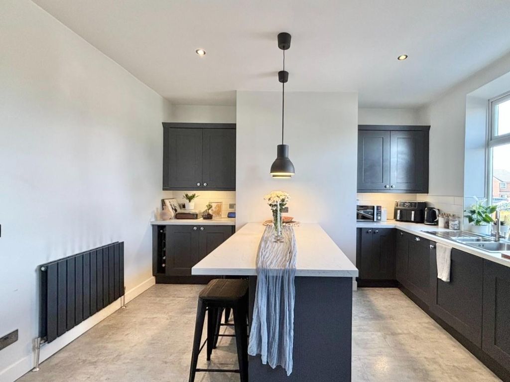 Property photo 2 of 15 5Ac63B79-A814-4B45-Ba54-34476d690E2d.Jpg