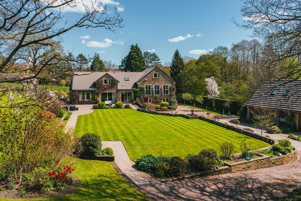 Property photo 1 of 89 Exterior And Gardens