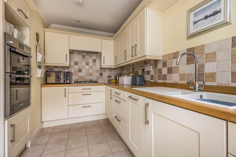 Property photo 3 of 31 Photo 24