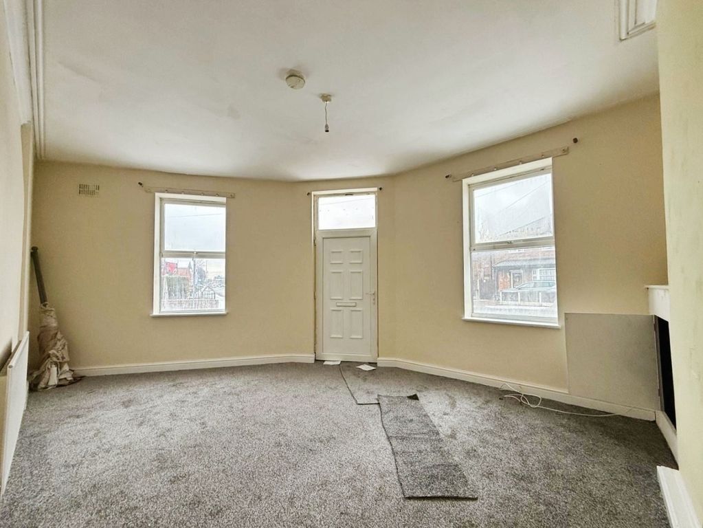 Property photo 2 of 10 Pbox-Img.Jpg