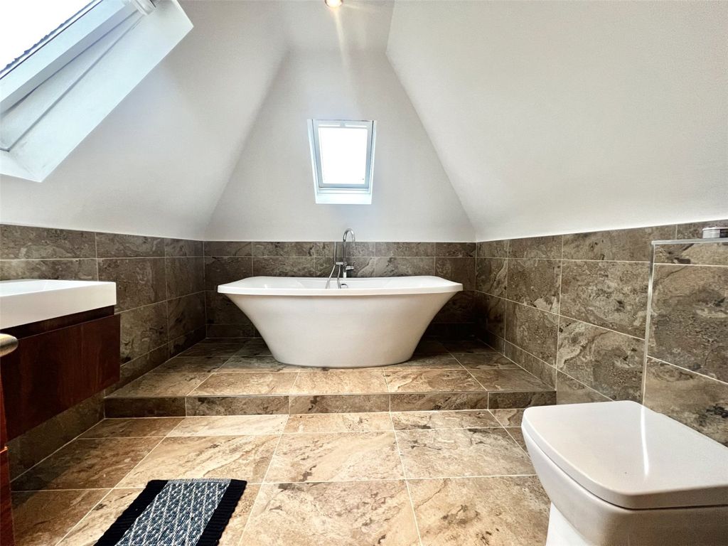 Property photo 1 of 9 Picture No. 03