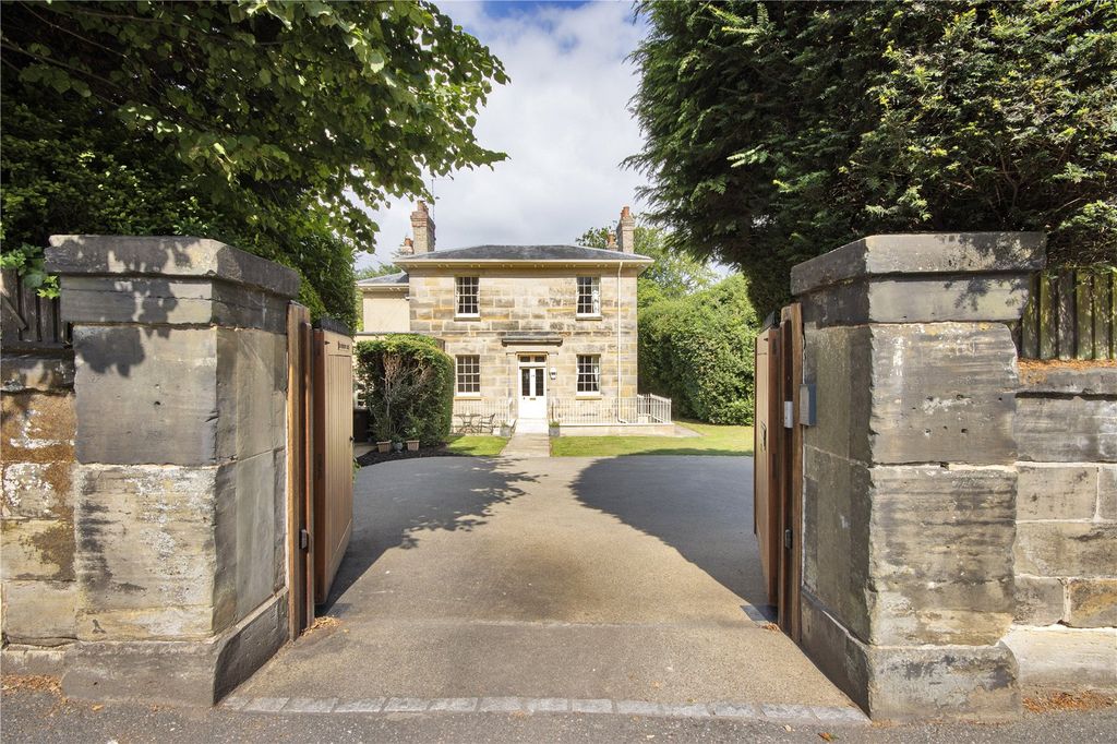 Property photo 1 of 23 19 Calverley