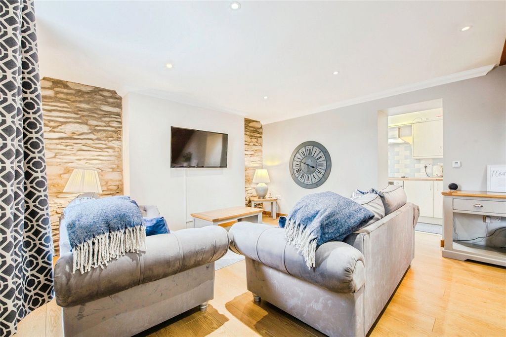 Property photo 3 of 15 Picture No. 18