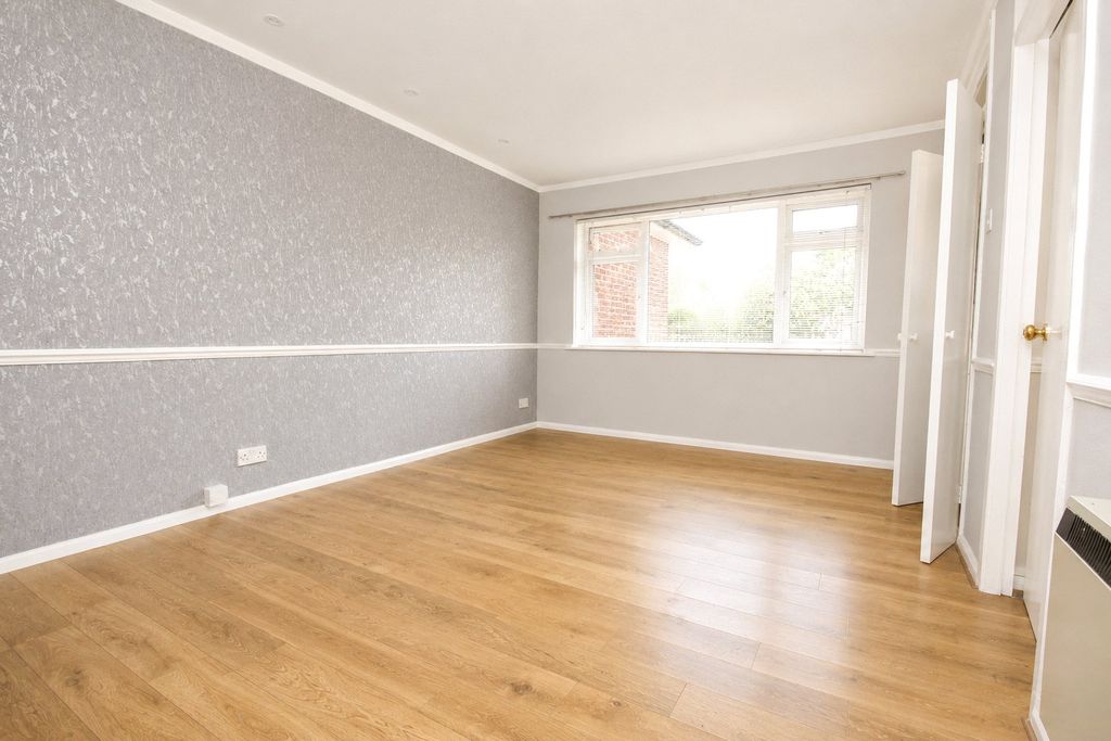 Property photo 3 of 9 Living Room