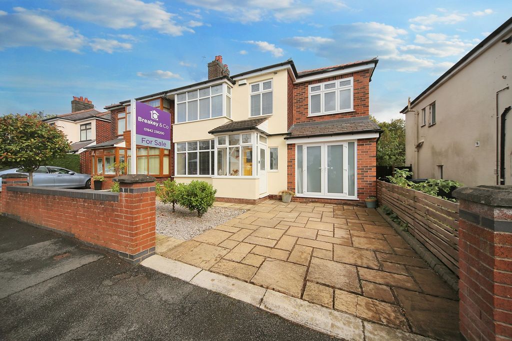 Property photo 1 of 24